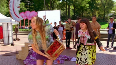 Click to view full size image
==============
Ugly_Betty_S03E06_Ugly_Berry_1080p_LLP_004827.jpg Ugly_Betty_S03E06_Ugly_Berry_1080p_LLP_004827.jpg