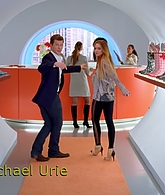 Ugly_Betty_S03E06_Ugly_Berry_1080p_LLP_000325.jpg