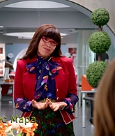 Ugly_Betty_S03E06_Ugly_Berry_1080p_LLP_000377.jpg