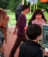 Ugly_Betty_S03E06_Ugly_Berry_1080p_LLP_004372.jpg