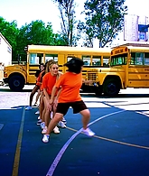 Ugly_Betty_S02E18_Jump_1080p_LLP_000168.jpg