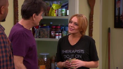 Anger_Management_S02E12_Charlie_Gets_Lindsay_Lohan_into_Trouble_1080p_LLP_000773.jpg