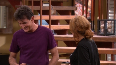 Anger_Management_S02E12_Charlie_Gets_Lindsay_Lohan_into_Trouble_1080p_LLP_000930.jpg