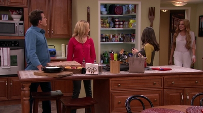 Anger_Management_S02E12_Charlie_Gets_Lindsay_Lohan_into_Trouble_1080p_LLP_001637.jpg
