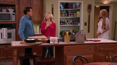 Anger_Management_S02E12_Charlie_Gets_Lindsay_Lohan_into_Trouble_1080p_LLP_001645.jpg