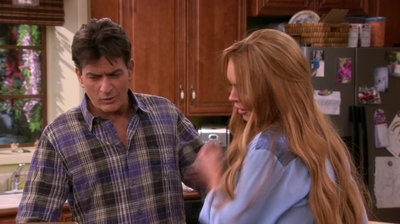 Anger_Management_S02E12_Charlie_Gets_Lindsay_Lohan_into_Trouble_1080p_LLP_002238.jpg