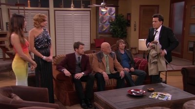 Anger_Management_S02E12_Charlie_Gets_Lindsay_Lohan_into_Trouble_1080p_LLP_002616.jpg