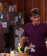 Anger_Management_S02E12_Charlie_Gets_Lindsay_Lohan_into_Trouble_1080p_LLP_000777.jpg