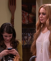 Anger_Management_S02E12_Charlie_Gets_Lindsay_Lohan_into_Trouble_1080p_LLP_001705.jpg
