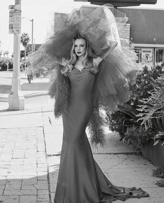 lindsaylohanphotos_vogueczech_281029.jpg