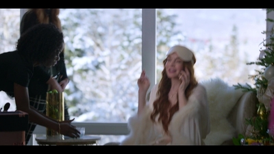 Click to view full size image
==============
Falling_For_Christmas_2022_1080p_LLP_000447.jpg Falling_For_Christmas_2022_1080p_LLP_000447.jpg