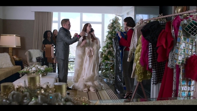 Click to view full size image
==============
Falling_For_Christmas_2022_1080p_LLP_000487.jpg Falling_For_Christmas_2022_1080p_LLP_000487.jpg