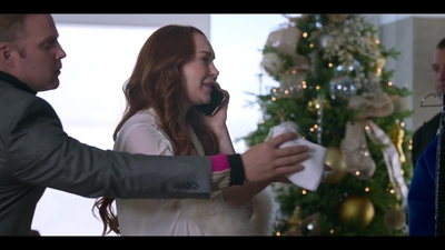 Click to view full size image
==============
Falling_For_Christmas_2022_1080p_LLP_000491.jpg Falling_For_Christmas_2022_1080p_LLP_000491.jpg