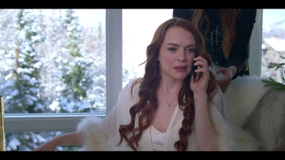 Falling_For_Christmas_2022_1080p_LLP_000610.jpg