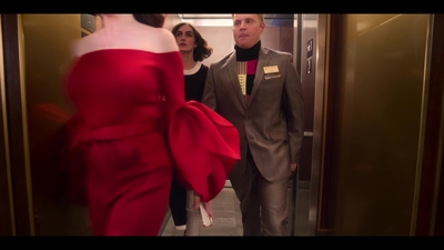 Falling_For_Christmas_2022_1080p_LLP_001007.jpg