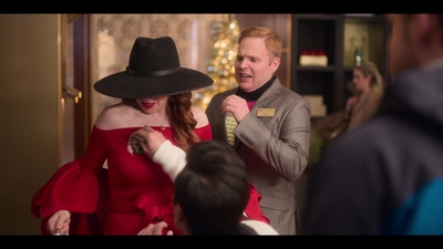 Falling_For_Christmas_2022_1080p_LLP_001134.jpg