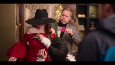 Falling_For_Christmas_2022_1080p_LLP_001136.jpg