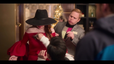 Falling_For_Christmas_2022_1080p_LLP_001137.jpg