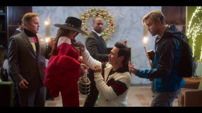 Falling_For_Christmas_2022_1080p_LLP_001150.jpg