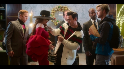 Falling_For_Christmas_2022_1080p_LLP_001172.jpg