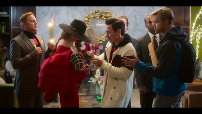 Falling_For_Christmas_2022_1080p_LLP_001177.jpg