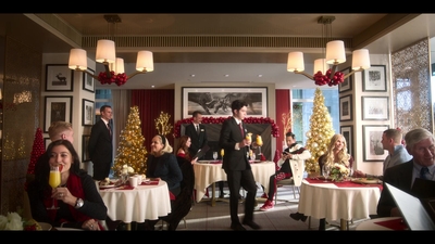 Click to view full size image
==============
Falling_For_Christmas_2022_1080p_LLP_001203.jpg Falling_For_Christmas_2022_1080p_LLP_001203.jpg
