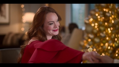 Falling_For_Christmas_2022_1080p_LLP_001329.jpg