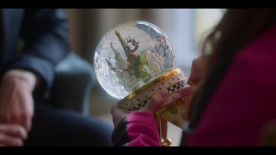 Falling_For_Christmas_2022_1080p_LLP_001799.jpg