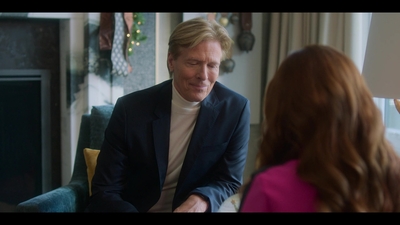 Falling_For_Christmas_2022_1080p_LLP_001810.jpg