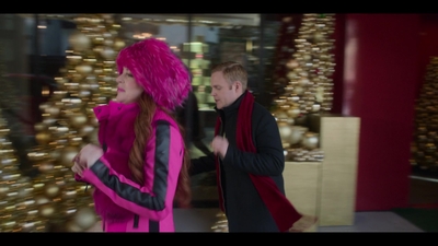 Click to view full size image
==============
Falling_For_Christmas_2022_1080p_LLP_001953.jpg Falling_For_Christmas_2022_1080p_LLP_001953.jpg