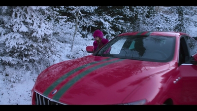 Falling_For_Christmas_2022_1080p_LLP_002243.jpg
