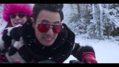 Falling_For_Christmas_2022_1080p_LLP_002361.jpg
