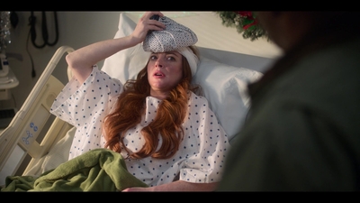 Falling_For_Christmas_2022_1080p_LLP_003301.jpg