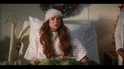Falling_For_Christmas_2022_1080p_LLP_003329.jpg