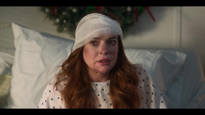 Falling_For_Christmas_2022_1080p_LLP_003361.jpg