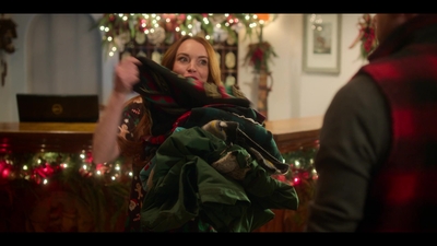 Click to view full size image
==============
Falling_For_Christmas_2022_1080p_LLP_003674.jpg Falling_For_Christmas_2022_1080p_LLP_003674.jpg