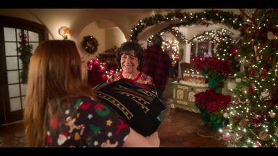 Click to view full size image
==============
Falling_For_Christmas_2022_1080p_LLP_003714.jpg Falling_For_Christmas_2022_1080p_LLP_003714.jpg