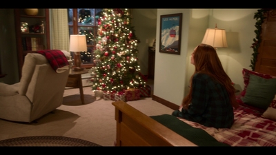 Falling_For_Christmas_2022_1080p_LLP_003885.jpg