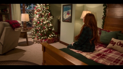 Click to view full size image
==============
Falling_For_Christmas_2022_1080p_LLP_003886.jpg Falling_For_Christmas_2022_1080p_LLP_003886.jpg