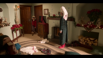Click to view full size image
==============
Falling_For_Christmas_2022_1080p_LLP_004245.jpg Falling_For_Christmas_2022_1080p_LLP_004245.jpg