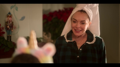 Falling_For_Christmas_2022_1080p_LLP_004269.jpg
