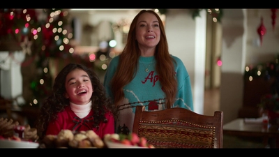 Click to view full size image
==============
Falling_For_Christmas_2022_1080p_LLP_004505.jpg Falling_For_Christmas_2022_1080p_LLP_004505.jpg