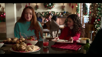 Falling_For_Christmas_2022_1080p_LLP_004627.jpg