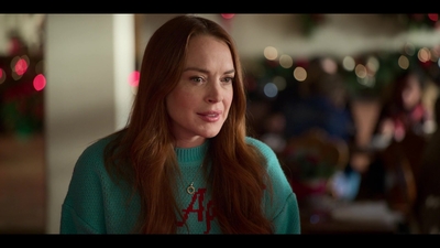 Falling_For_Christmas_2022_1080p_LLP_004641.jpg