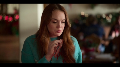 Falling_For_Christmas_2022_1080p_LLP_004655.jpg