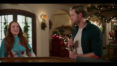 Falling_For_Christmas_2022_1080p_LLP_005078.jpg