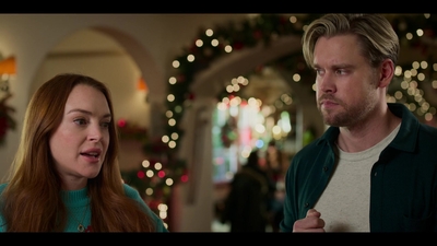 Falling_For_Christmas_2022_1080p_LLP_005112.jpg