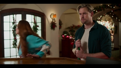 Click to view full size image
==============
Falling_For_Christmas_2022_1080p_LLP_005131.jpg Falling_For_Christmas_2022_1080p_LLP_005131.jpg