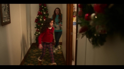 Click to view full size image
==============
Falling_For_Christmas_2022_1080p_LLP_005660.jpg Falling_For_Christmas_2022_1080p_LLP_005660.jpg