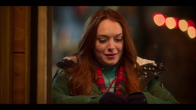Falling_For_Christmas_2022_1080p_LLP_005747.jpg